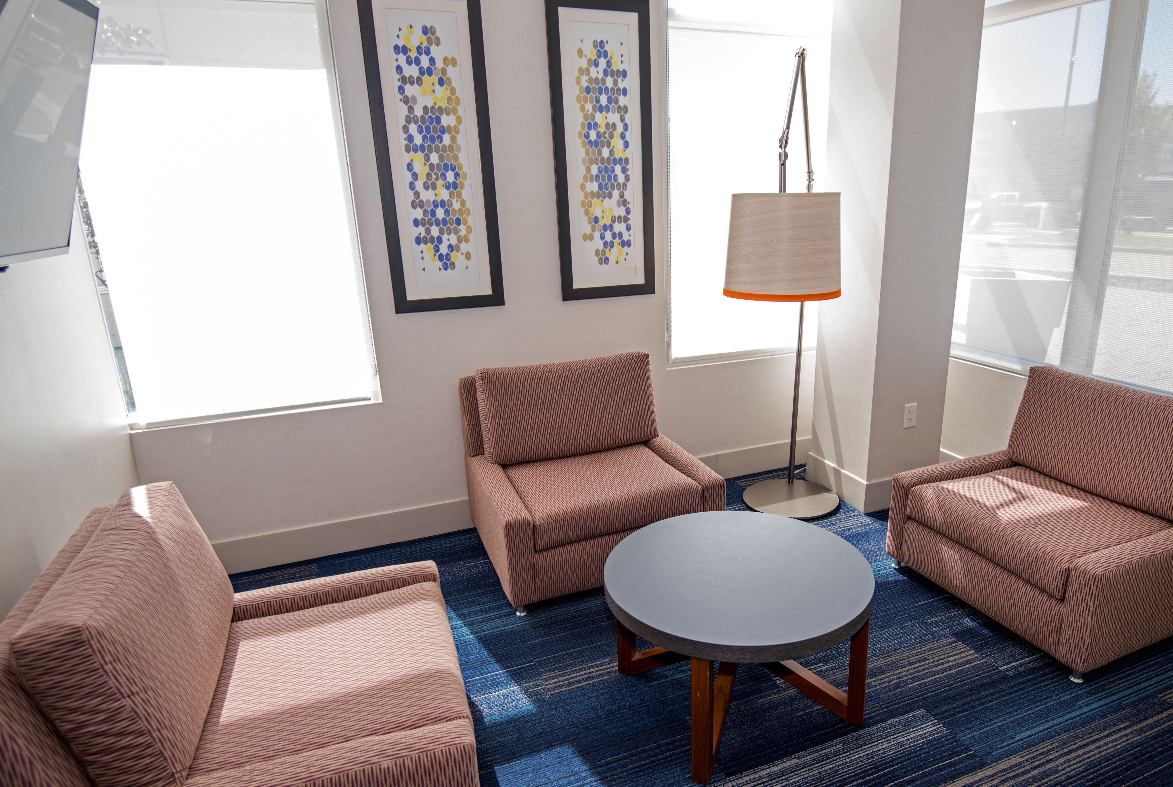 Holiday Inn Express - Red Deer North By Ihg Zewnętrze zdjęcie